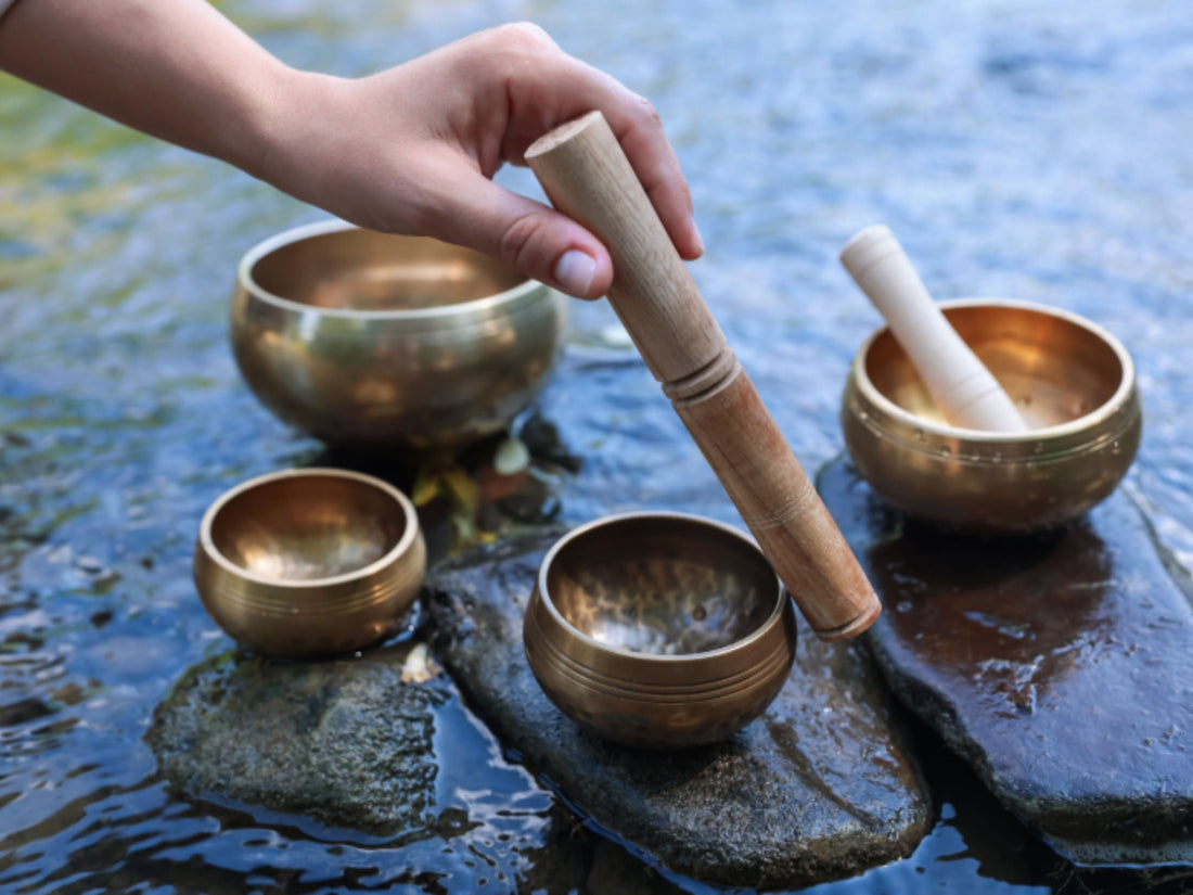 Which Singing Bowl Finish Is Best: Polished, Antique, or Black Patina?