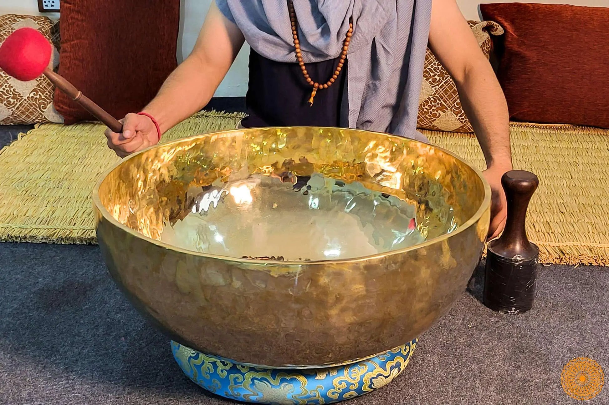 Healing Singing Bowl- Hand Beaten Bowl- Shiny Finish – Tibetan Singing Bowl for Meditation and Therapy World Creation Crafts