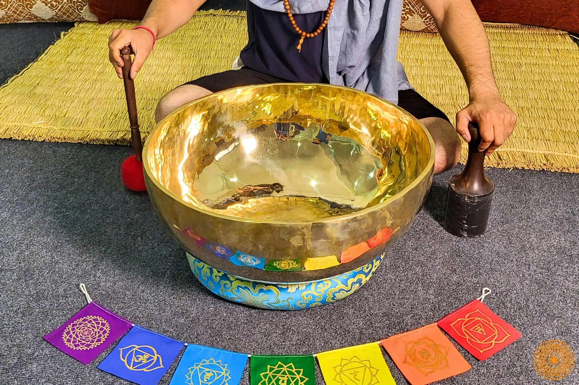 Healing Singing Bowl- Hand Beaten Bowl- Shiny Finish – Tibetan Singing Bowl for Meditation and Therapy World Creation Crafts