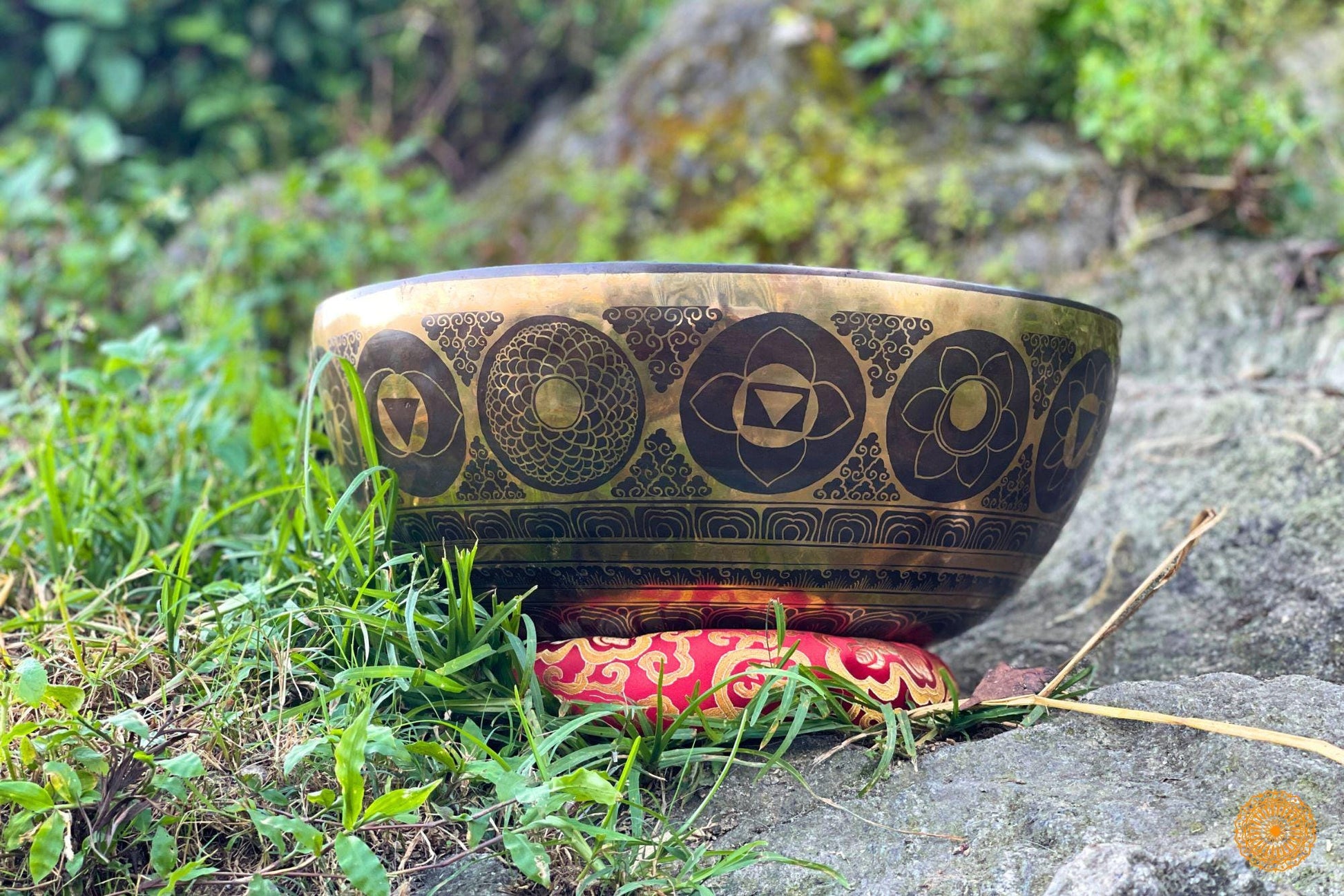 Buddha's Foot Print Fine Carving Tibetan Singing Bowl Handmade in Nepal – Meditation, Yoga and Sound Healing Therapy World Creation Crafts