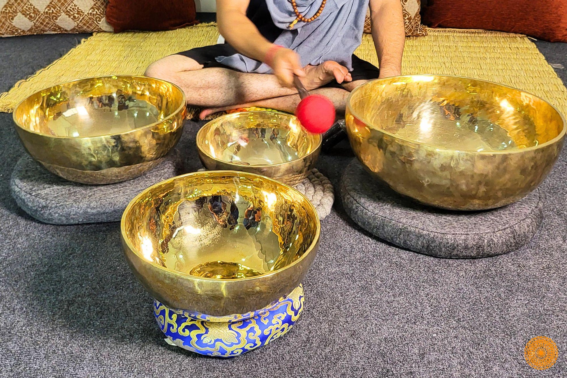 Handmade Shiny Finish Singing Bowl - Tibetan Singing Bowl For Meditation, Healing and Sound Therapy Session World Creation Crafts