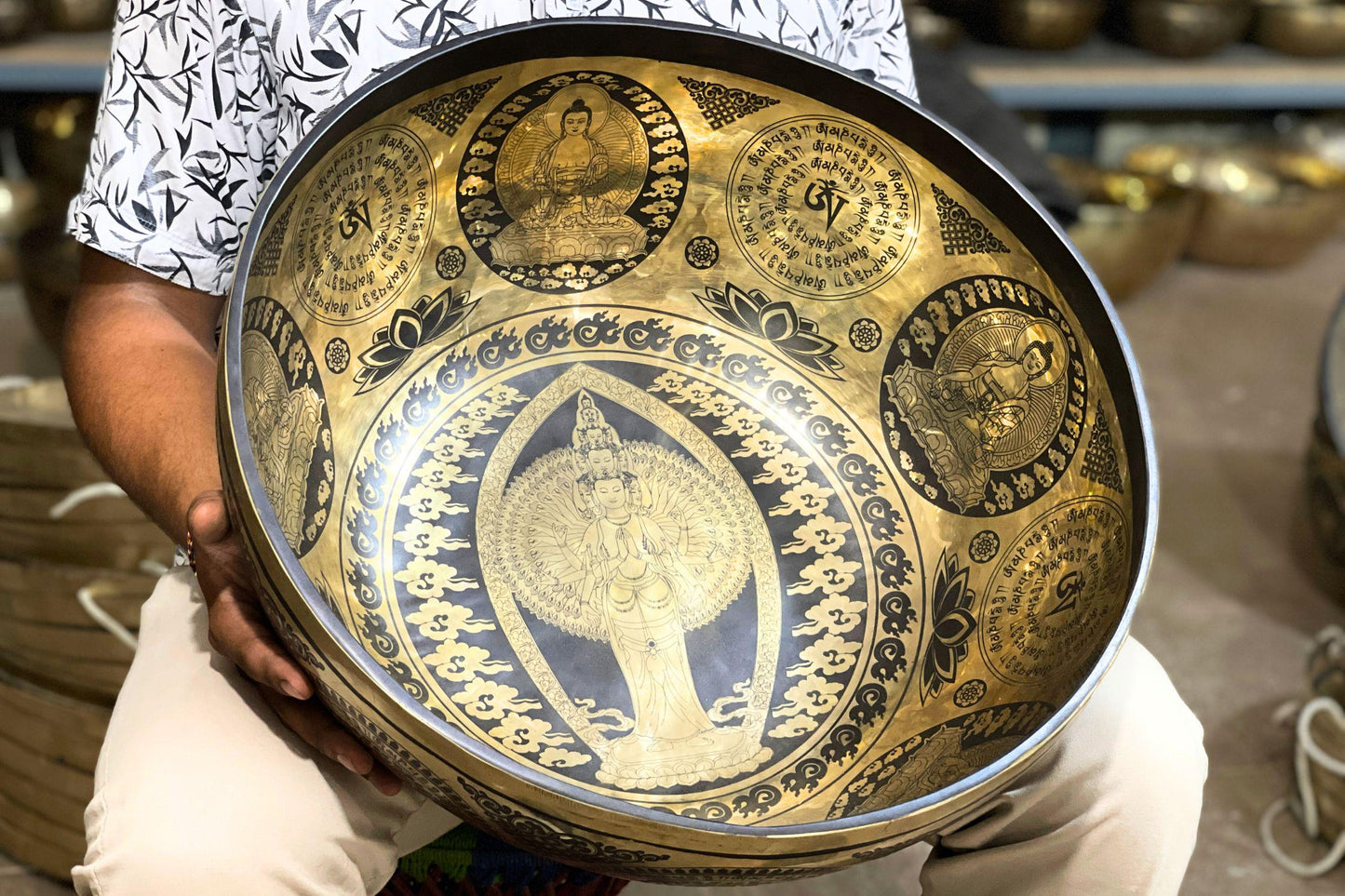 Handmade Tibetan Singing Bowl - Bodhisattva Avalokiteshvara Engraved - For Sound Healing Session and Group Sound Therapy World Creation Crafts