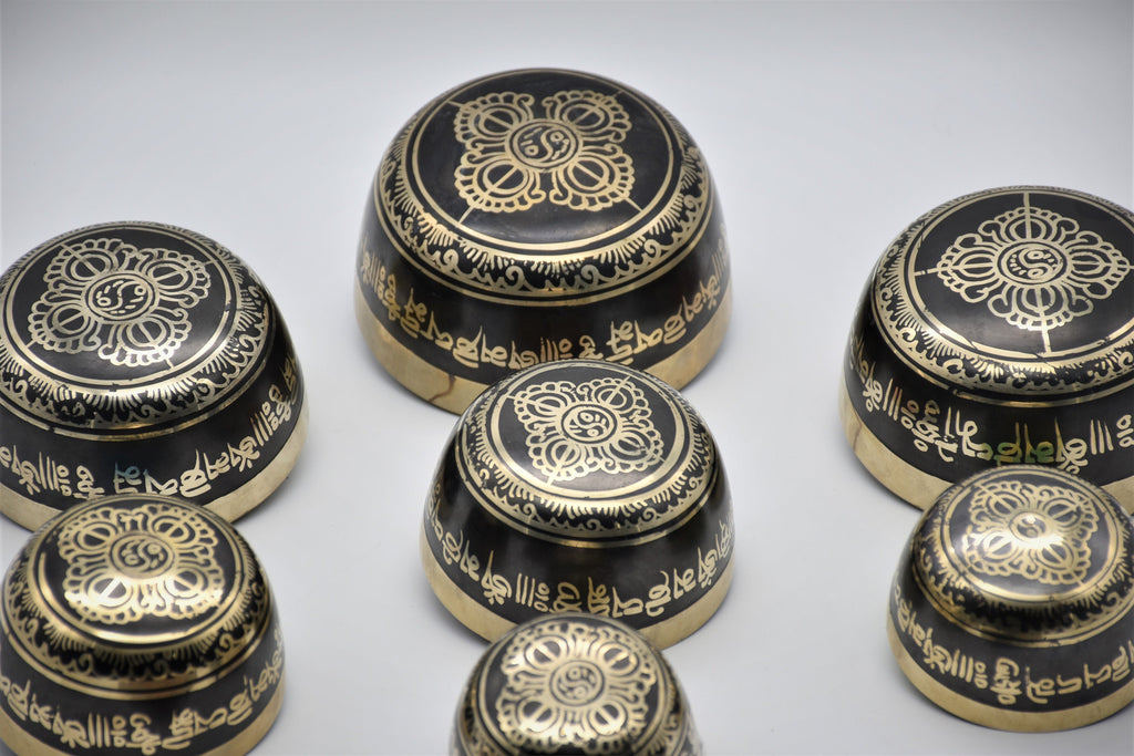 Handmade Buddha Eye Singing Bowl Set: Tibetan Chakra Bowls for Meditation