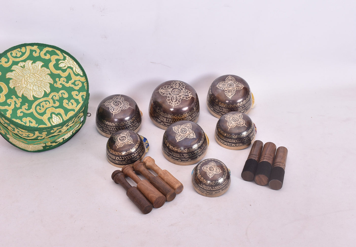 Handmade Chakra Singing Bowl Set: Tibetan Meditation Sound Bath