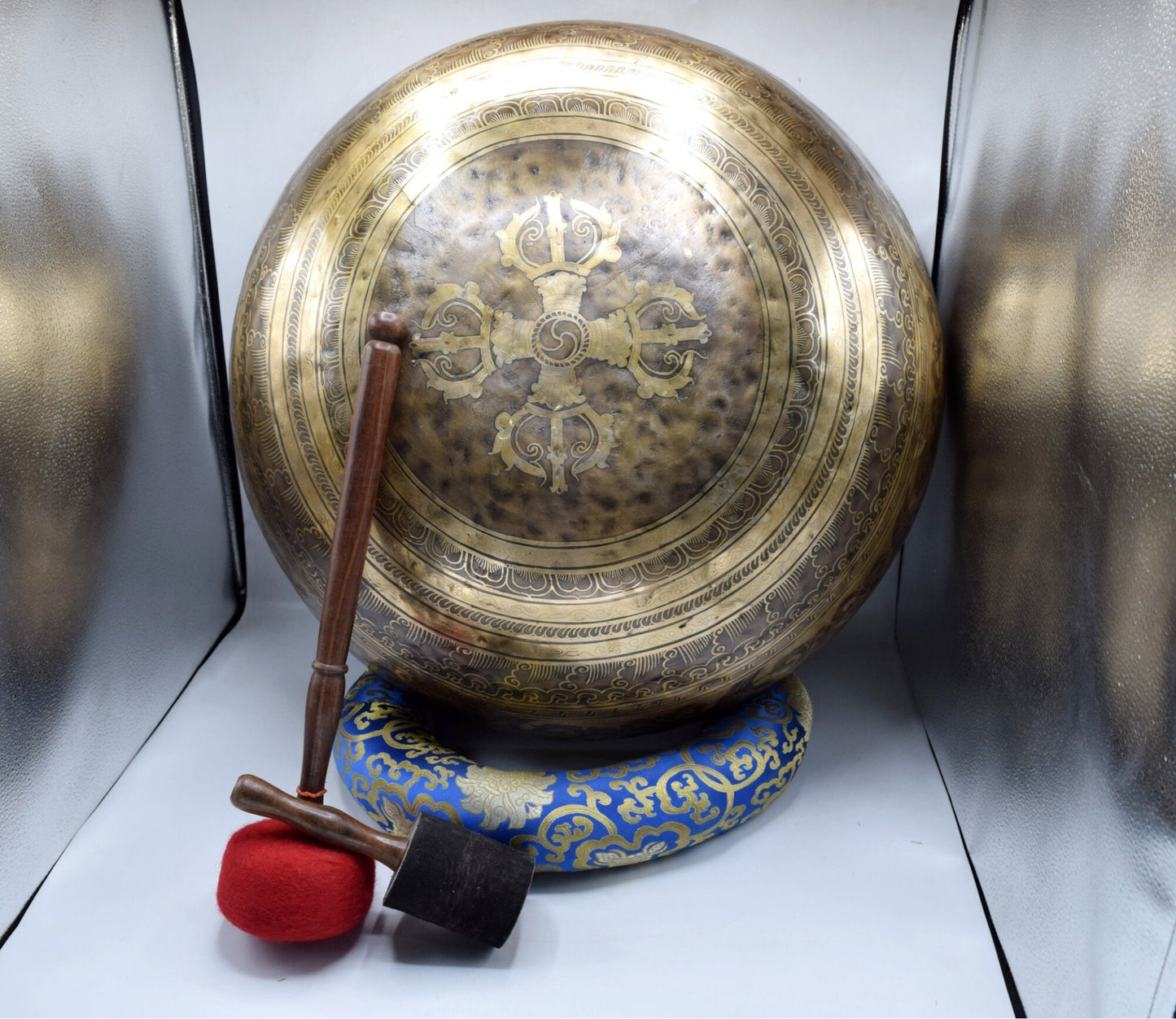 Buddha Foot Etching Singing Bowl: Handmade Tibetan Meditation Bowl