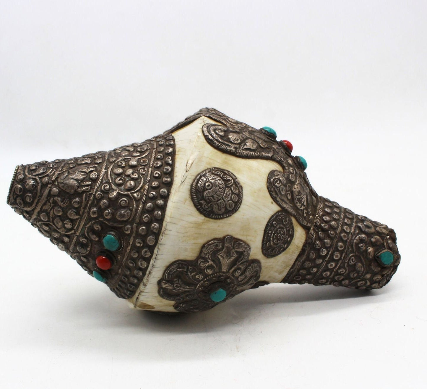 Antique Engraved Sankha Conch Shell – Hindu Vishnu Instrument