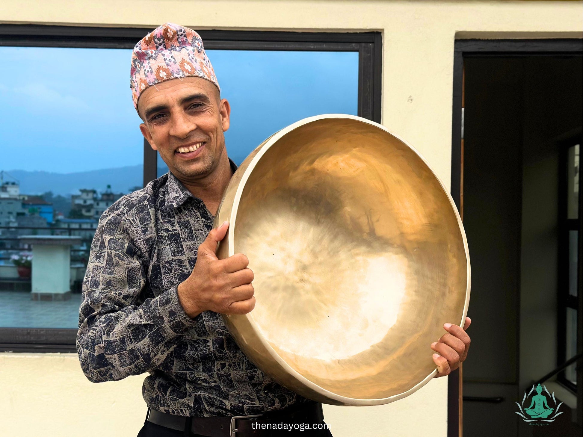 Large Mastercrafted Tibetan Singing Bowl – Hand-Hammered in Nepal | Standing Sound Bowl for Healing & Chakra Balancing – Nadayoga The Nada Yoga