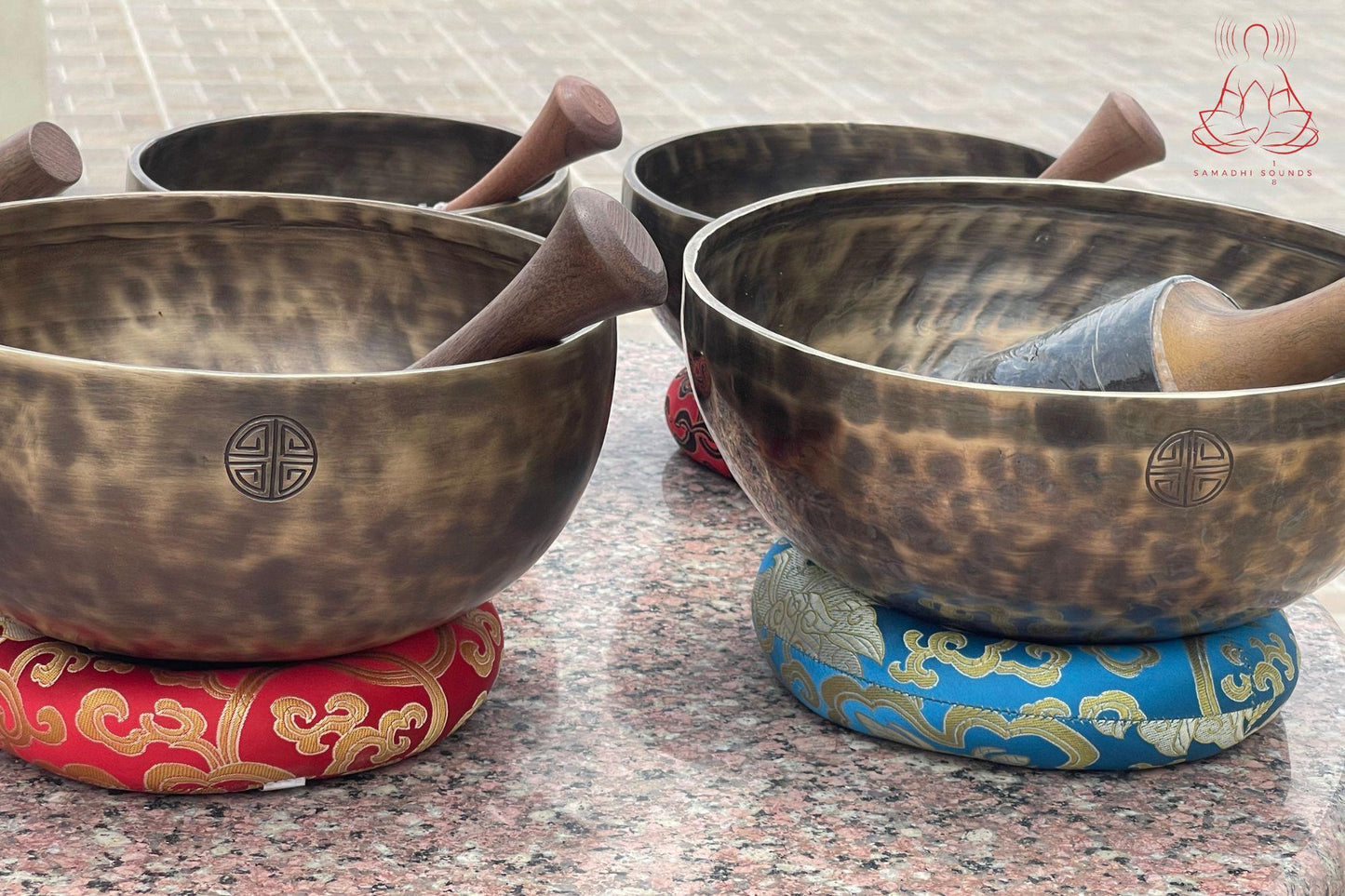 Handcrafted Full Moon Chakra Singing Bowl Set: Sound Healing & Meditation