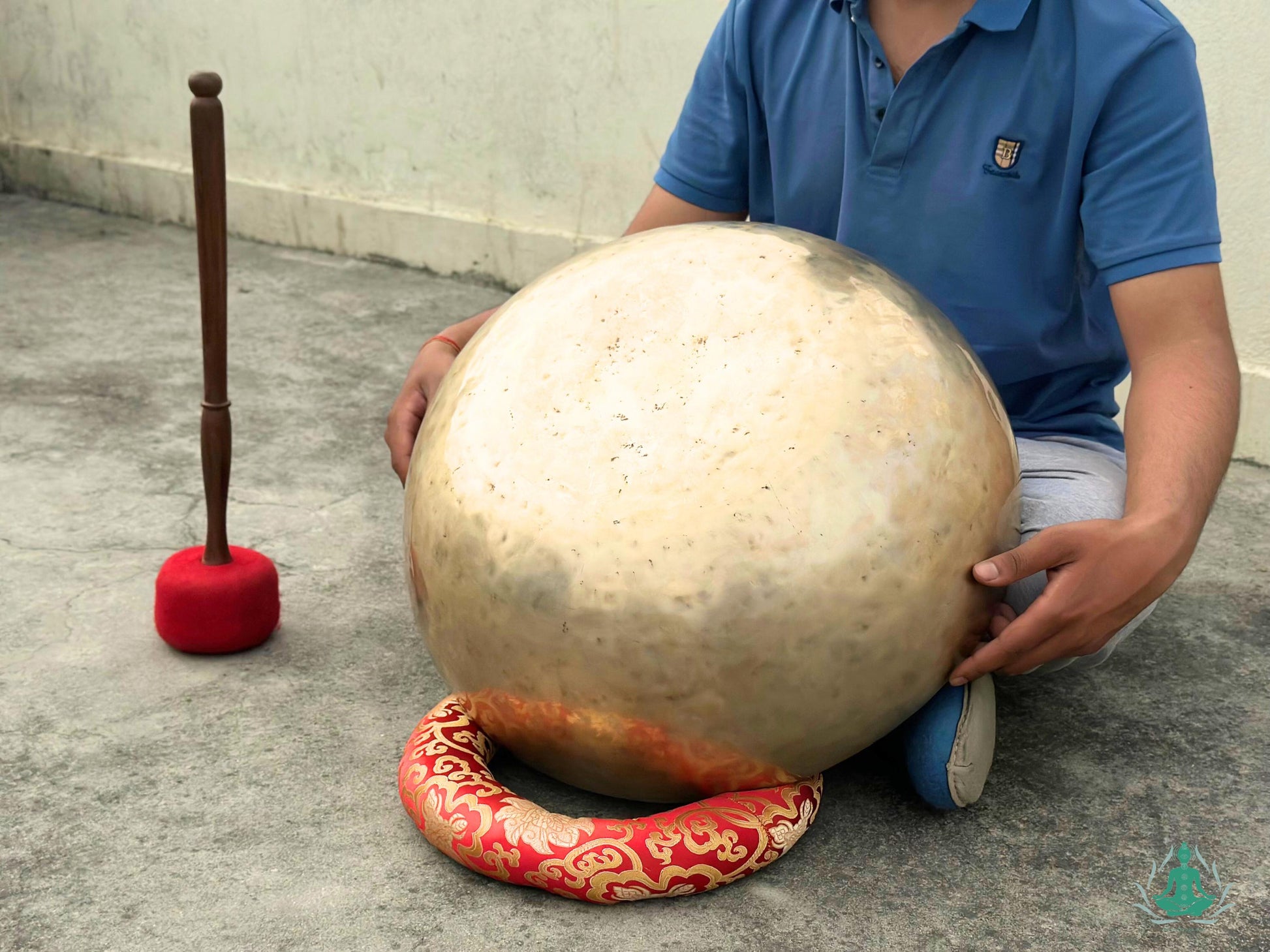 Hand Hammered Grand Singing Bowl: Sound Therapy, Meditation, and Group Healing The Nada Yoga
