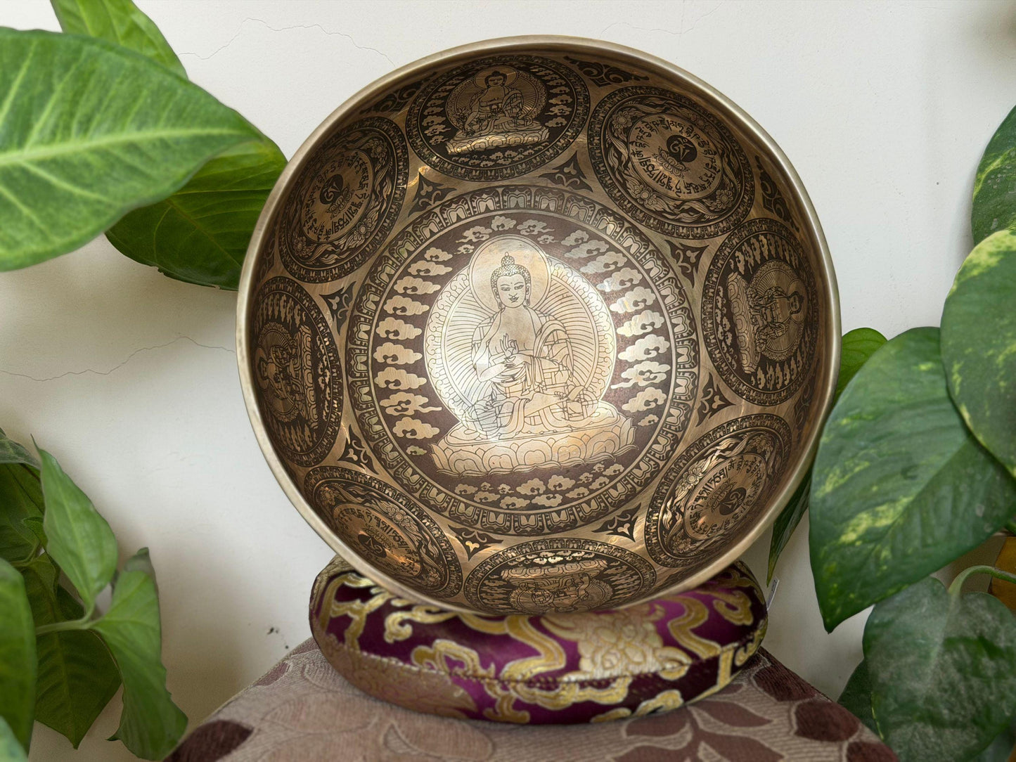 Handmade Seven Metal Singing Bowl – Etched Buddha Design, Nepal