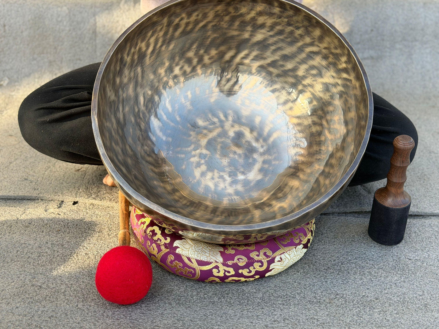 Purnima Full Moon Chakra Singing Bowl – Large Hand-Hammered Tibetan Bowl