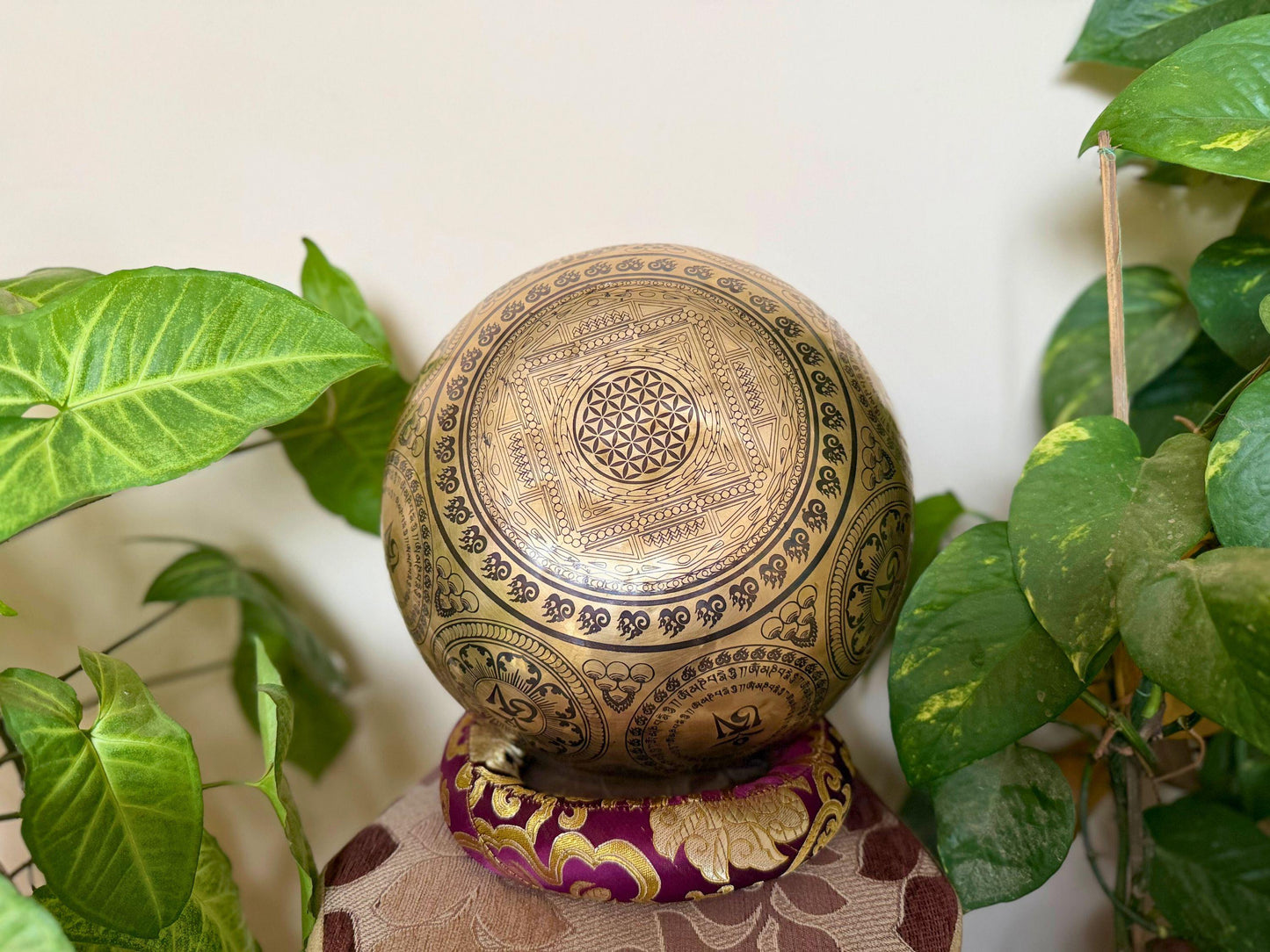 Handmade Green Tara Singing Bowl – Seven Metal Tibetan Sound Bowl | Crafted in Nepal