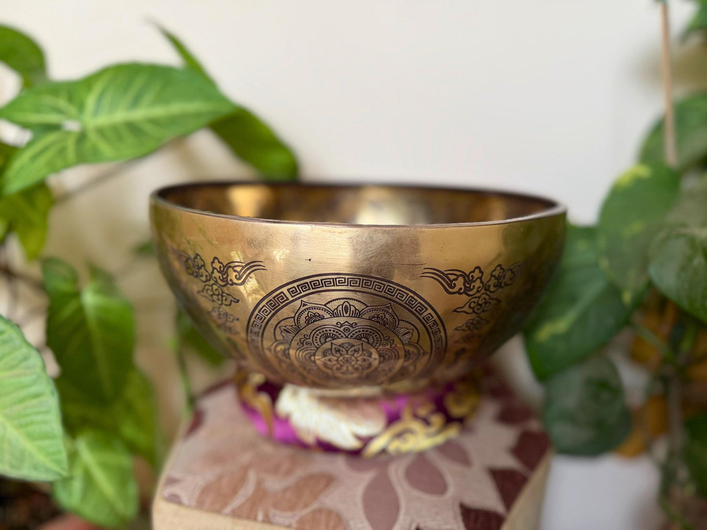 Handmade Full Moon Tibetan Singing Bowl | Buddha Mandala Engraved